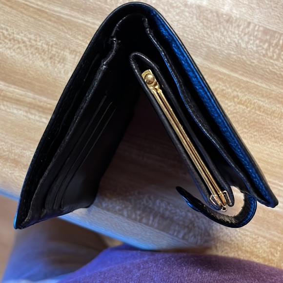 Chanel classic short kiss lock caviar wallet - Picture 10 of 14